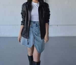 BLACK LEATHER JACKET - SIZE L