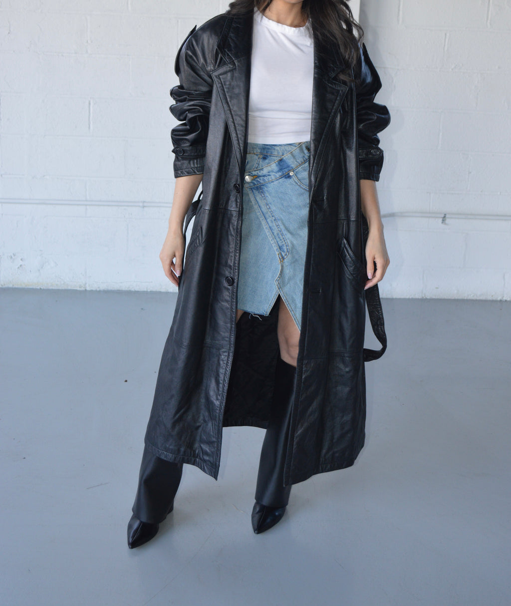 BLACK LEATHER TRENCH JACKET - SIZE XL