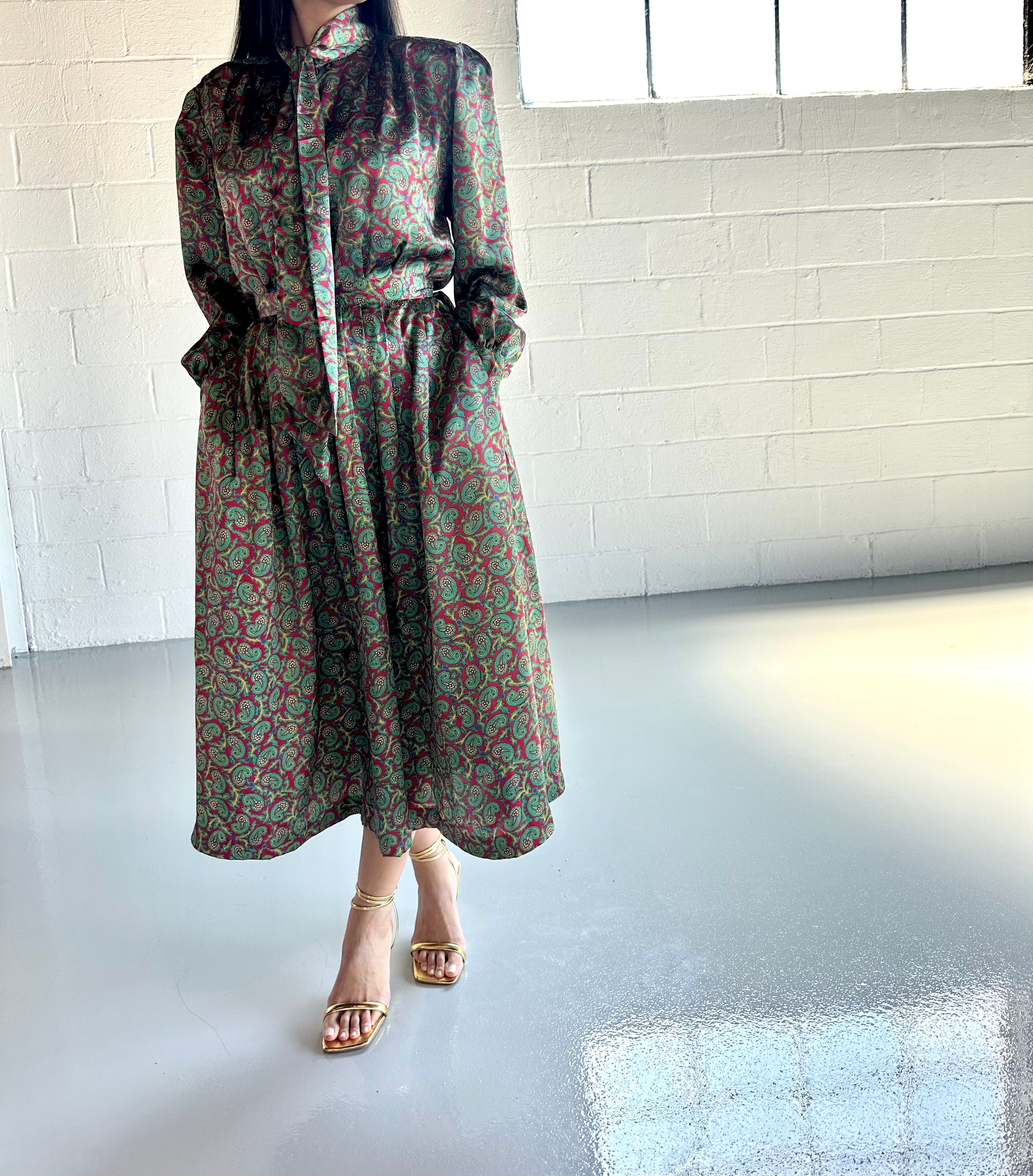 OSCAR DE LA RENTA TEAL AND RED PAISLEY PRINTED TWO PIECE SKIRT SET - SIZE S