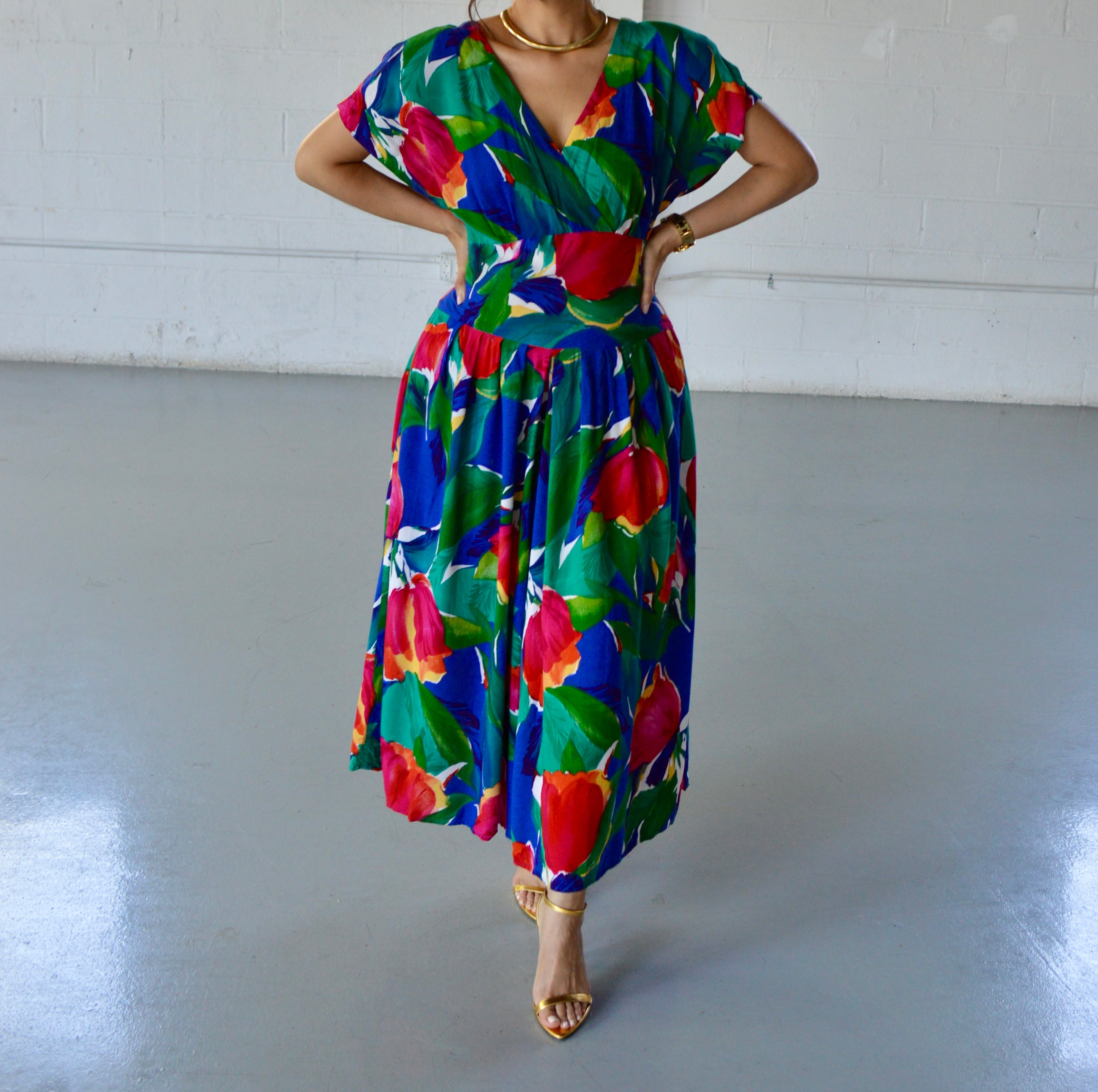 VINTAGE BOLD FLORAL PRINT CAP SLEEVE DRESS - SIZE M