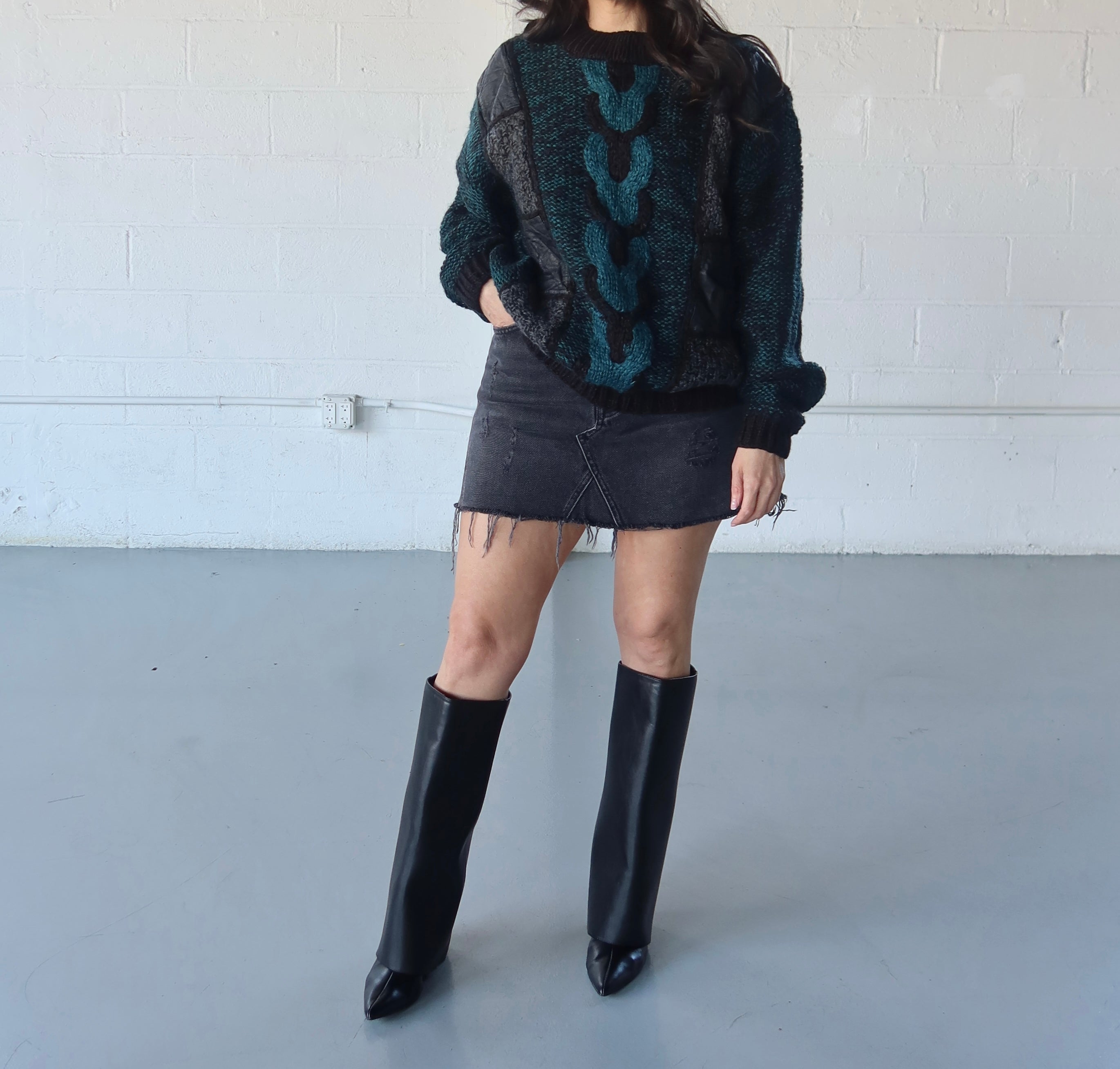 VINTAGE MEN'S KNIT SWEATER IN BLACK AND SEA GREEN - SIZE M