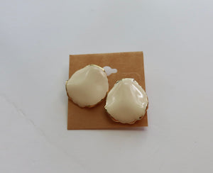 IVORY ROUND TEXTURED EARRINGS