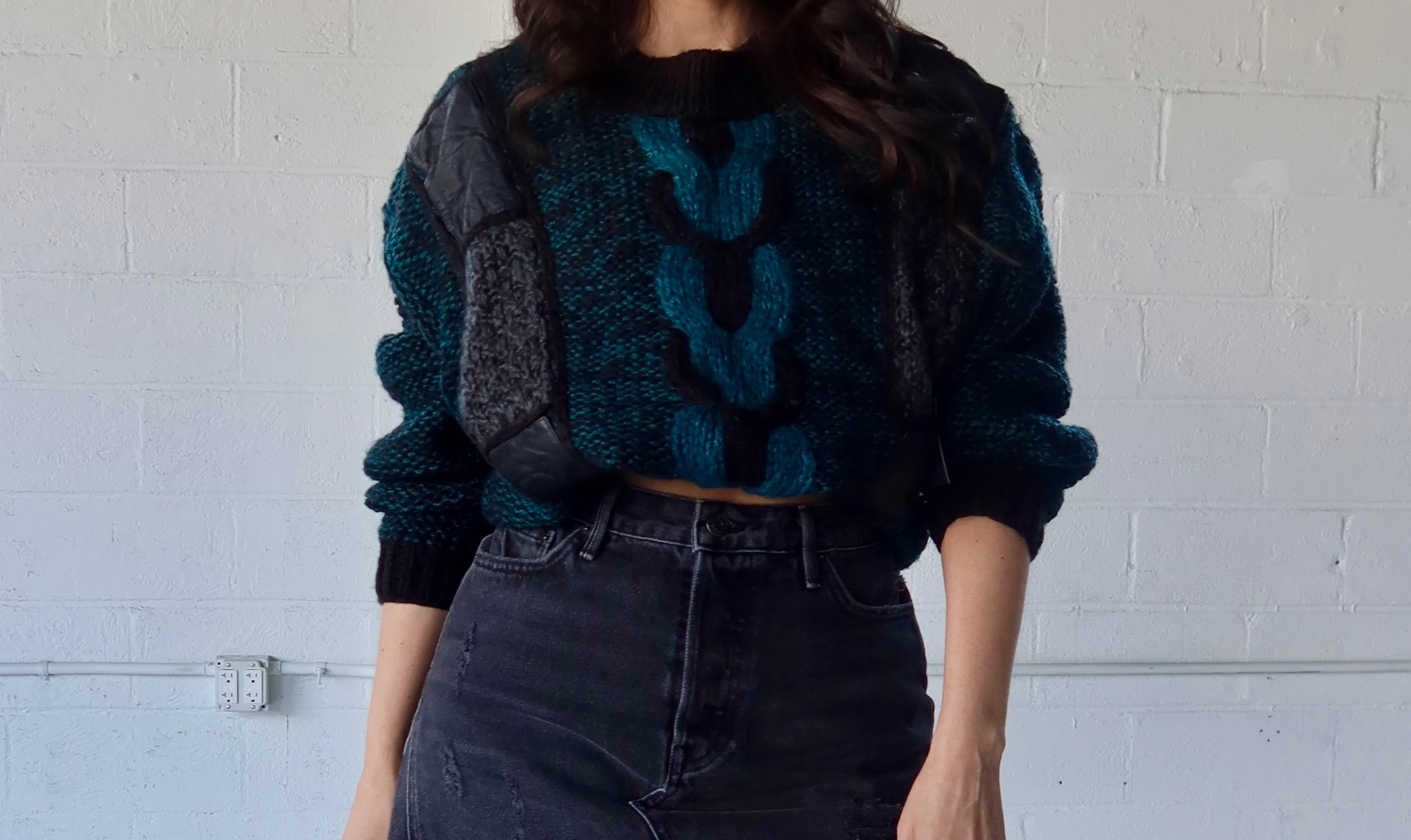 VINTAGE MEN'S KNIT SWEATER IN BLACK AND SEA GREEN - SIZE M