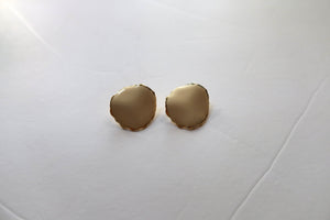 IVORY ROUND TEXTURED EARRINGS
