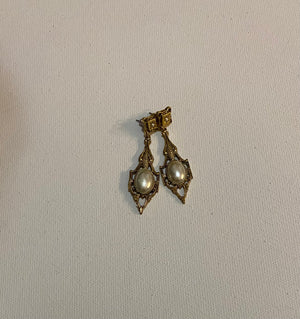 VINTAGE PEARL DETAIL HANGING EARRINGS