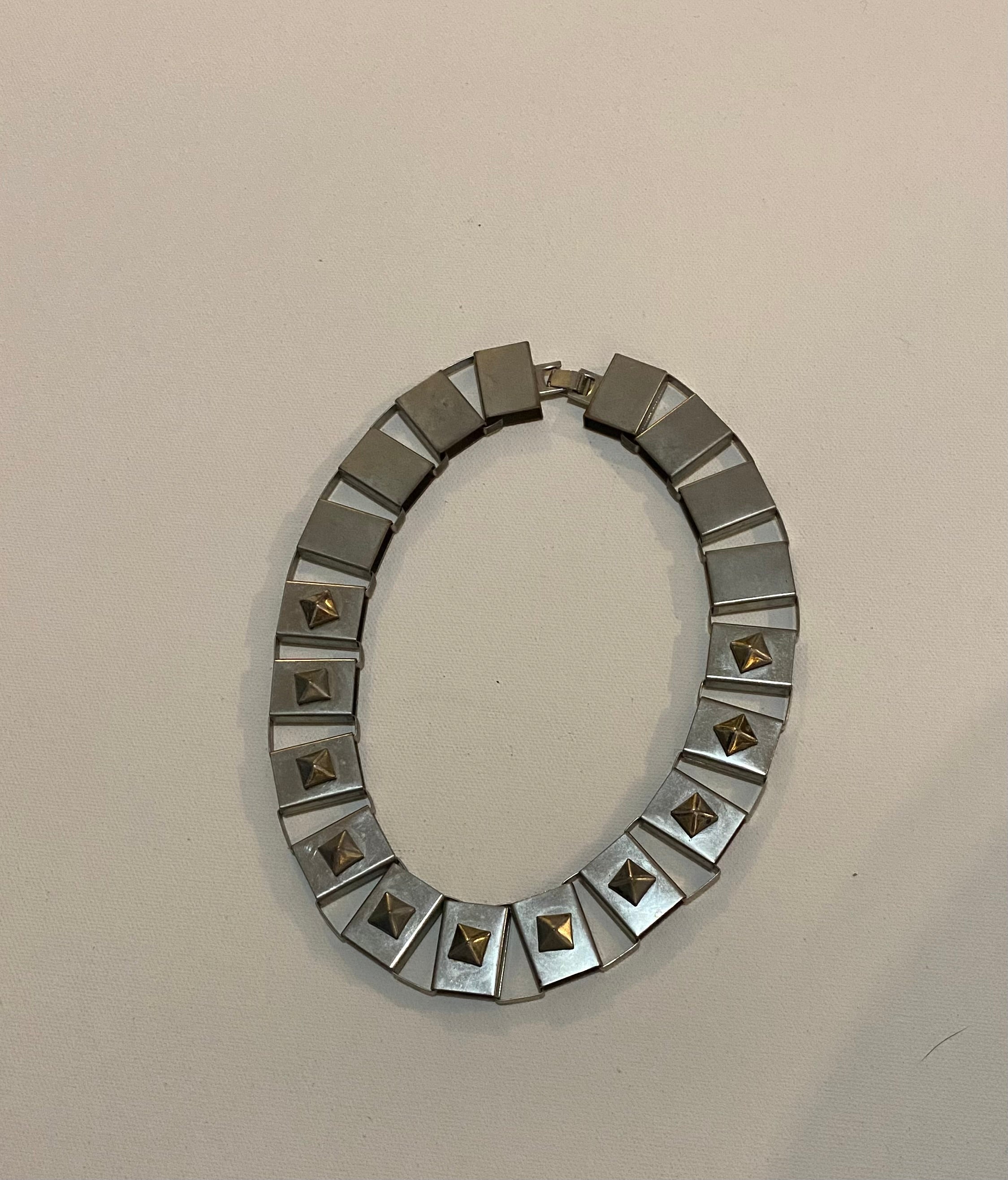 SILVER METAL SQUARE TRACK NECKLACE