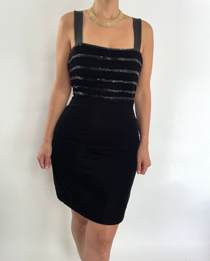 VINTAGE BLACK VELVET MINI COCKTAIL DRESS WITH EMBROIDERY DETAIL - SIZE S