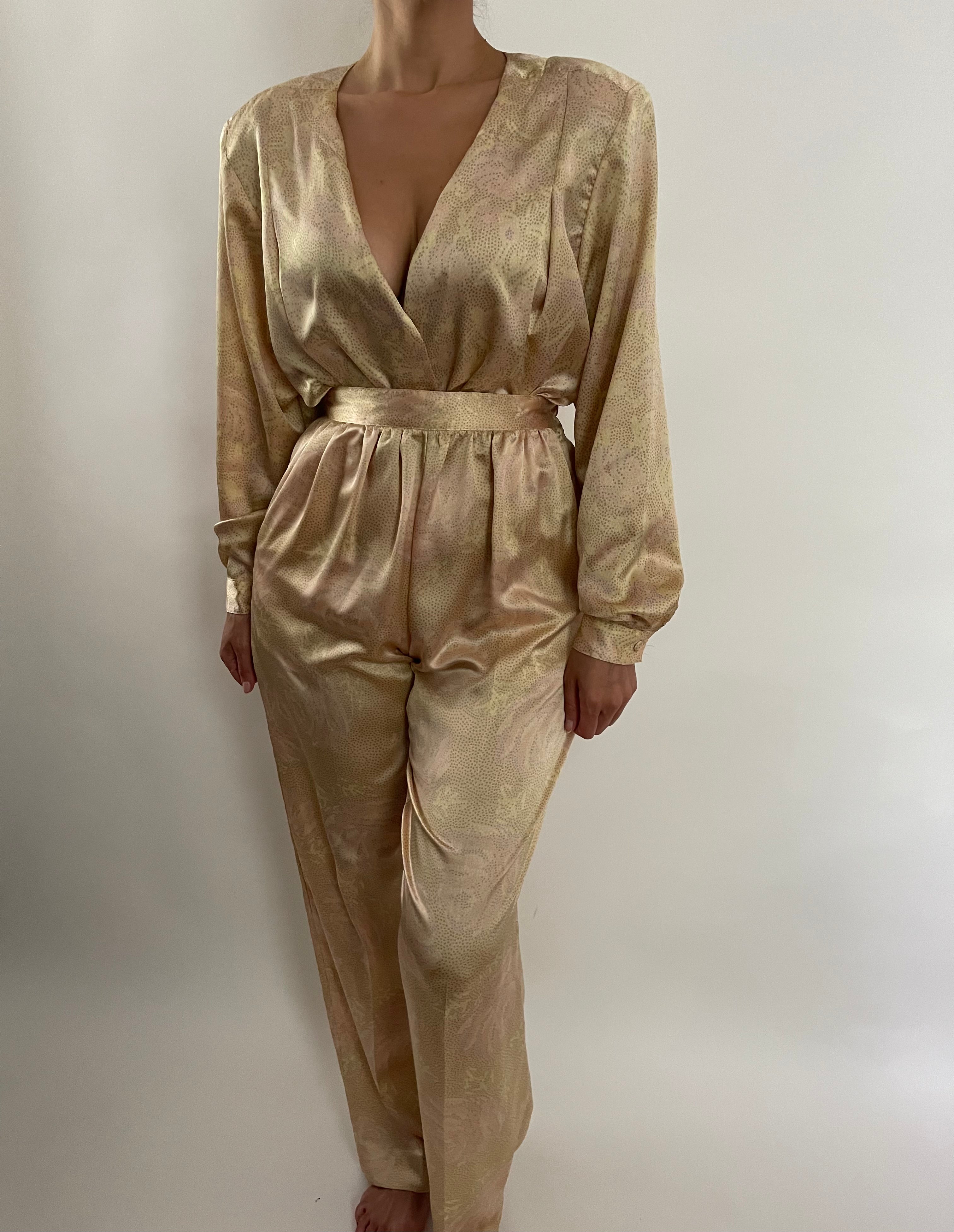 VINTAGE CREAM JACQUARD BLOUSE AND PANT SET - SIZE XS/S