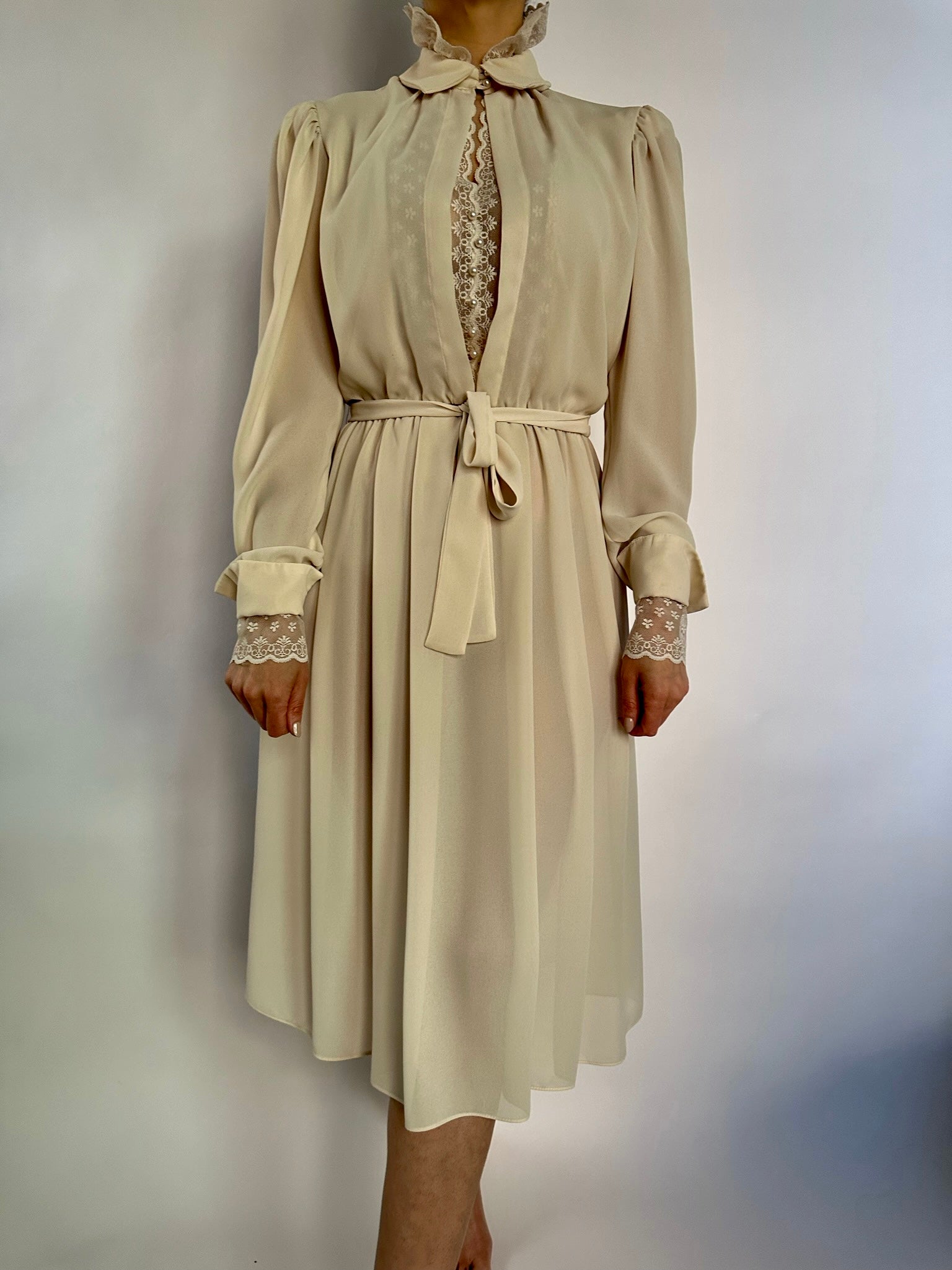 knee length dresses for ladies VINTAGE IVORY LONG SLEEVE COLLAR DRESS WITH LACE DETAIL