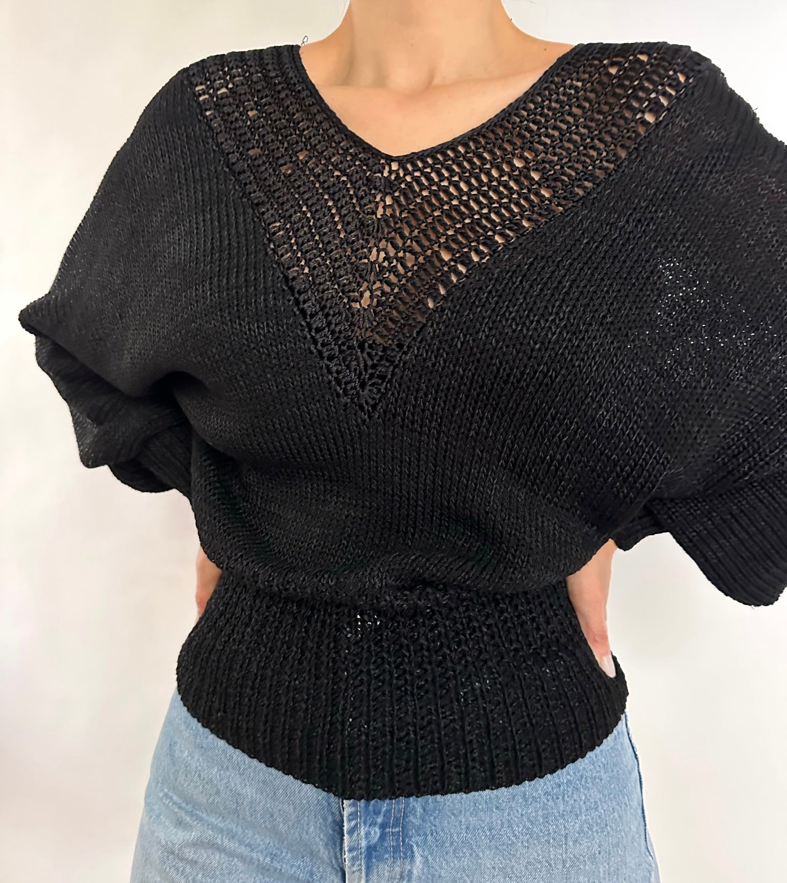 BLACK V-NECK PUFF SLEEVE KNIT SWEATER - SIZE S
