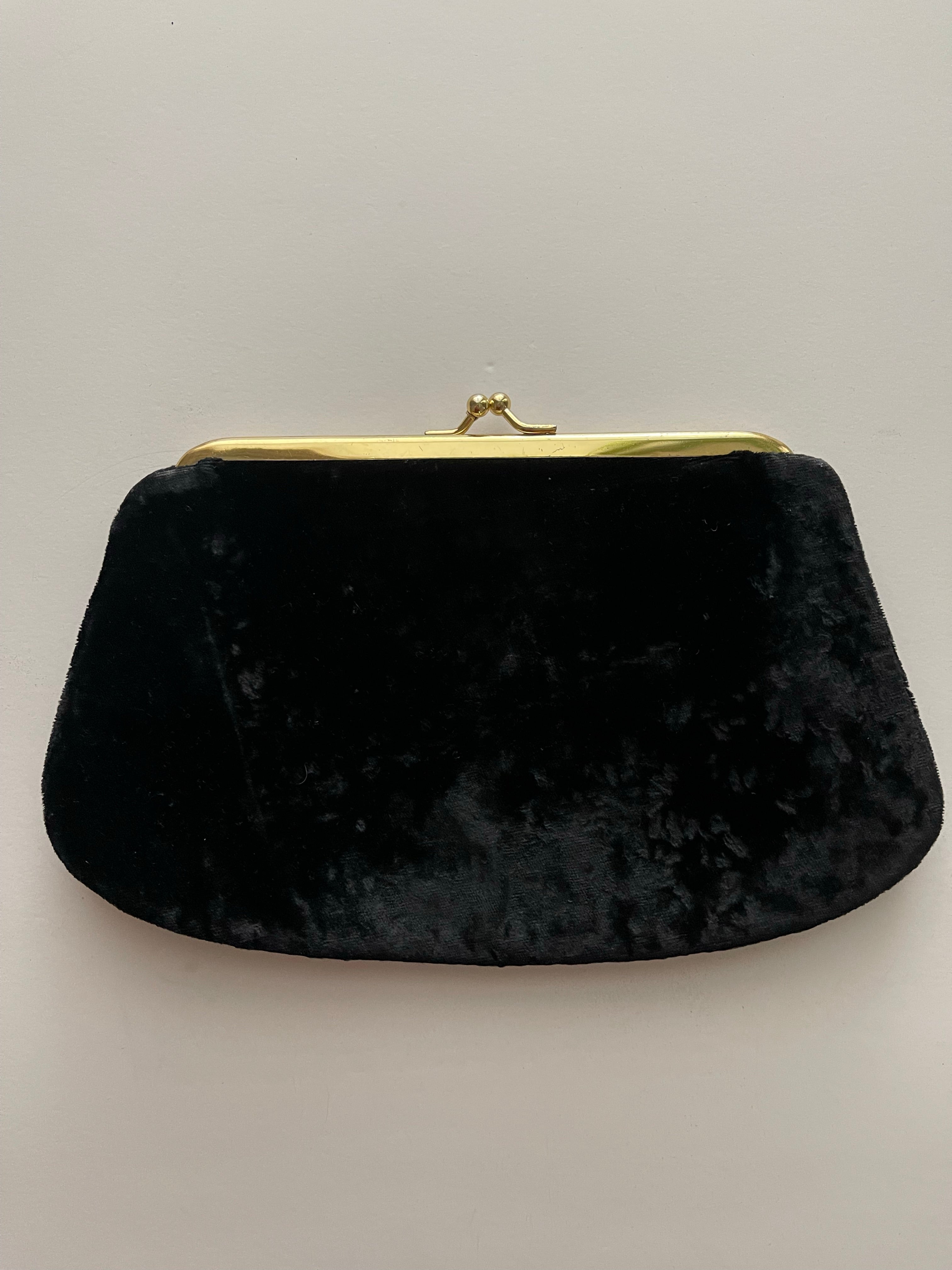 BLACK VELVET COIN CLUTCH