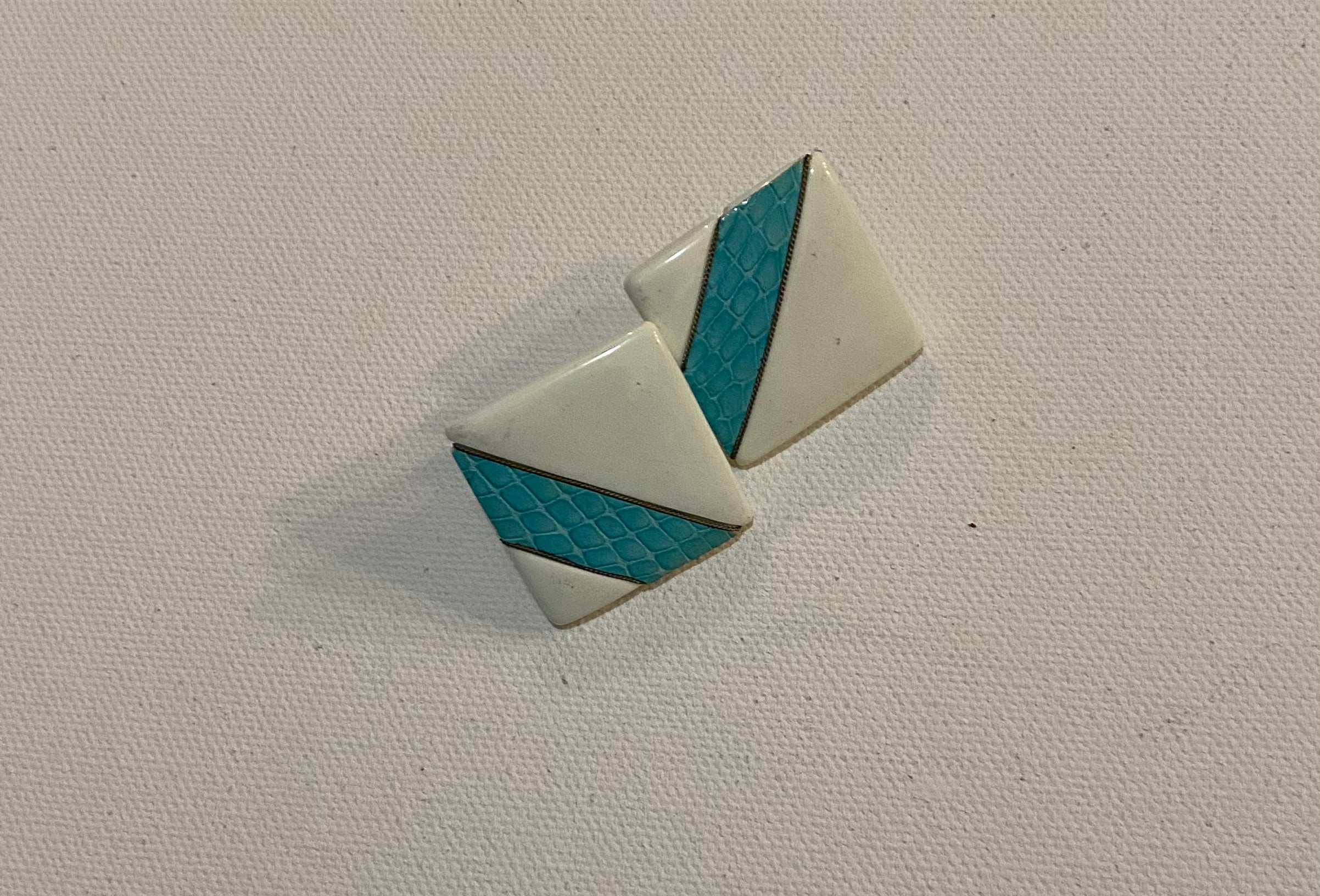 VINTAGE WHITE SQUARE EARRINGS