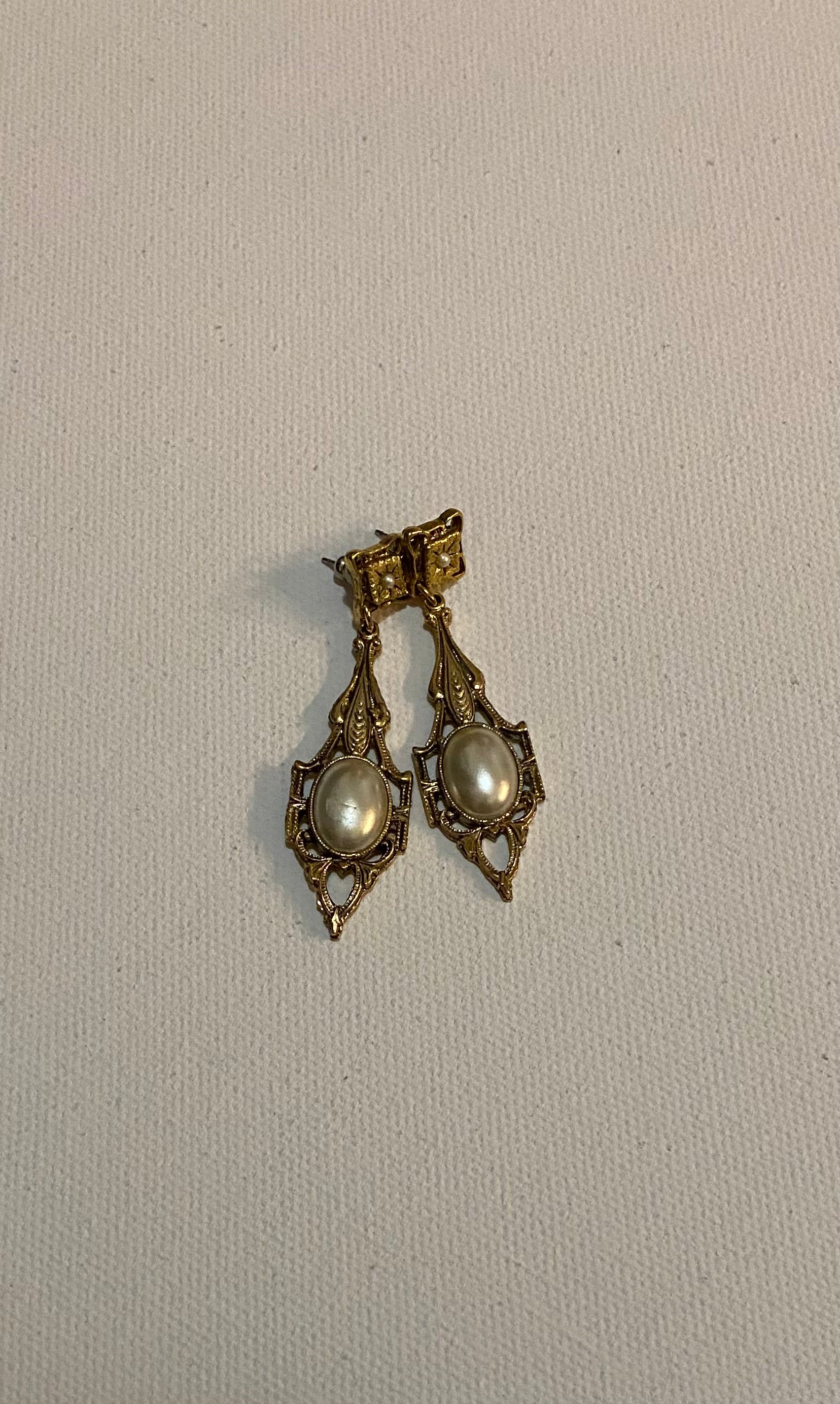 VINTAGE PEARL DETAIL HANGING EARRINGS