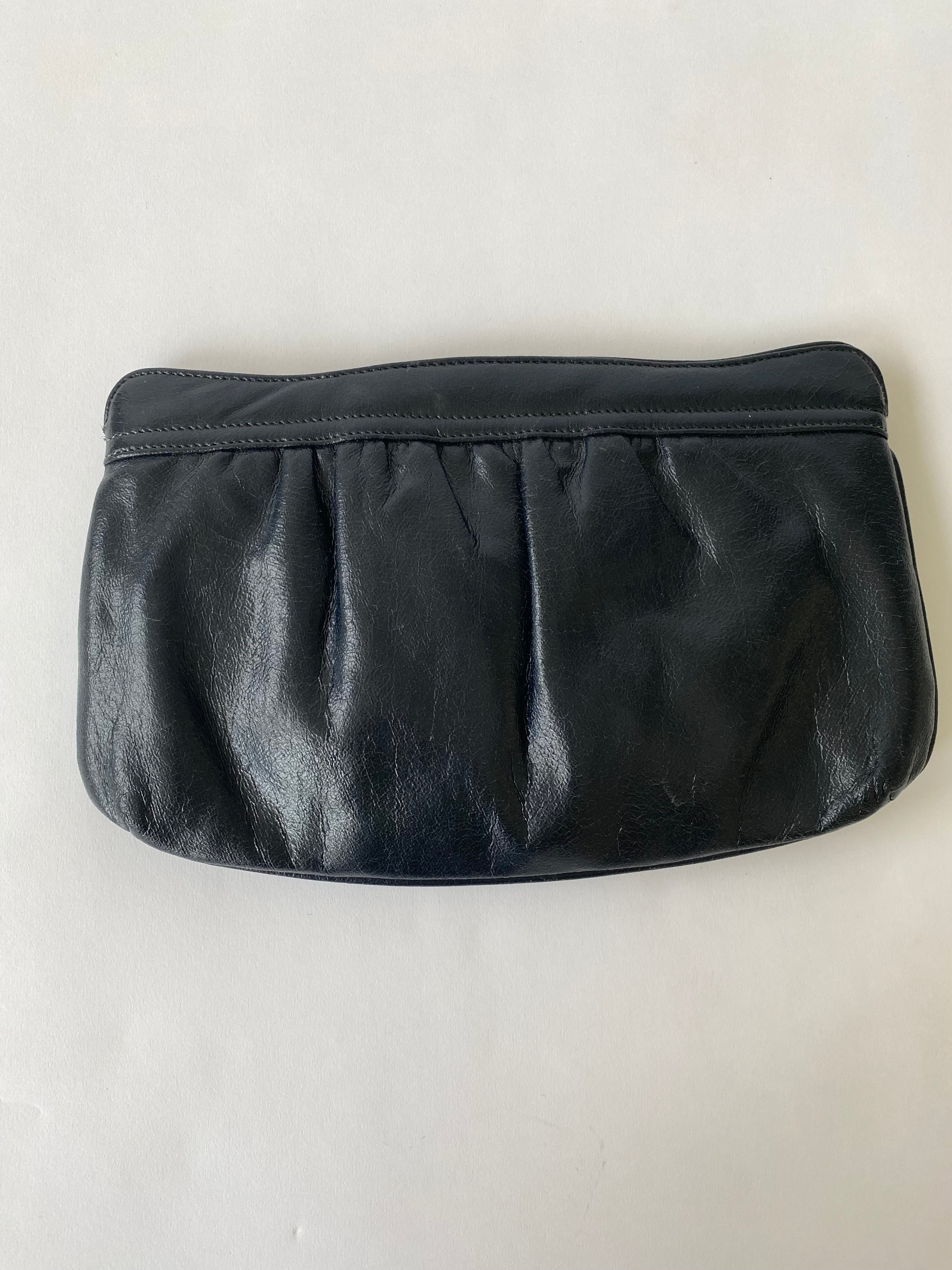 VINTAGE NAVY LEATHER CROSSBODY PURSE