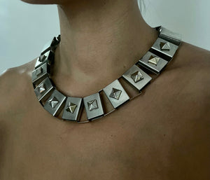 SILVER METAL SQUARE TRACK NECKLACE